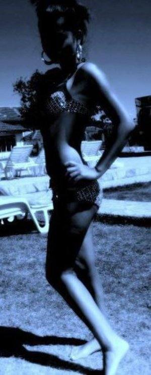 Connect with Tessa (22) in California | Adult Dating