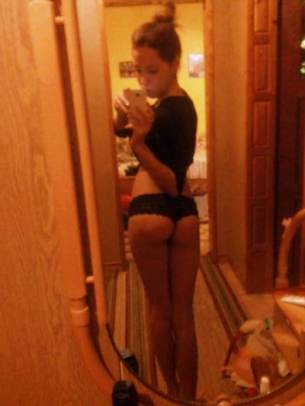 Adult dating profile photo of Beatrice (28) in Utah