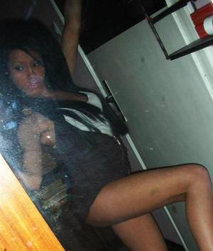 Stephanie, 29 from Minnesota | Older Men and Younger Women Dating