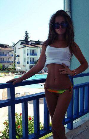 Aimee (19) in Virginia | Discreet Private Dating