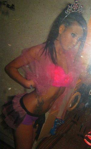 Meet Alanna (26) from Missouri | Confidential Encounters