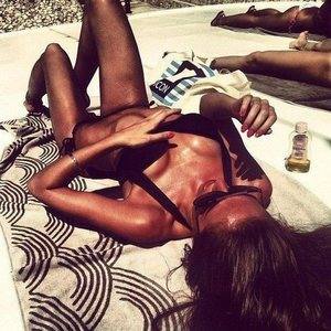 Isla, 21, Illinois | Secret Adult Dating Profile