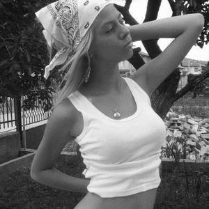 Meet Daniela (18) from California | Confidential Encounters