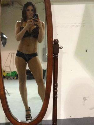 Cynthia (22) in Ontario | Discreet Private Dating