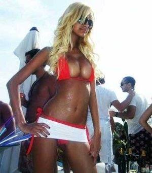 Nylah (29) in Ontario | Discreet Private Dating