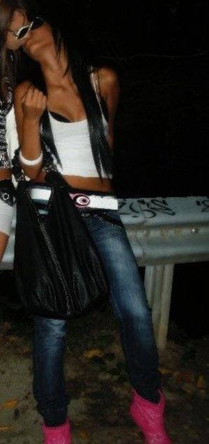 Private Chat with Leticia (22) in Georgia