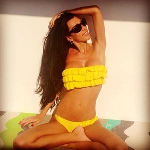 Ayla (28) in Michigan | Discreet Private Dating