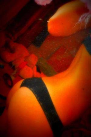 Britany (24) in Illinois | Discreet Private Dating