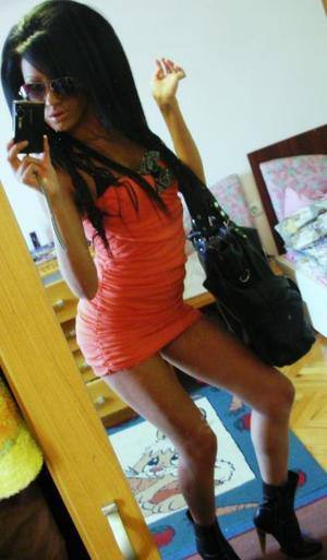 Rowan, 27, Washington | Secret Adult Dating Profile