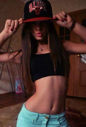 Meet Alysa (22) from Washington | Confidential Encounters