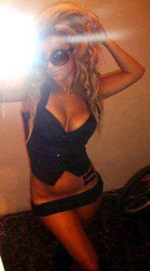 Meet Camille (24) from Illinois | Confidential Encounters