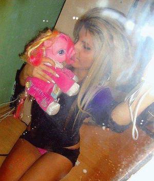 Profile photo of Gwendolyn, age 19, from North Lauderdale, FL