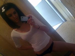Trudi from Capitan, New Mexico is looking for adult webcam chat