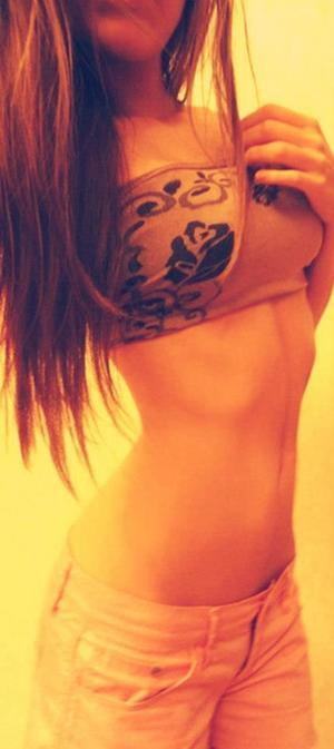 Riley from Connecticut is interested in nsa sex with a nice, young man