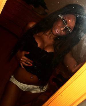 Giselle from Wisconsin is looking for adult webcam chat