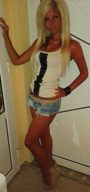 Looking for local cheaters? Take Arabella from Indiana home with you