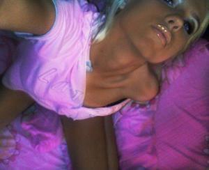 Margaret from New York is looking for adult webcam chat