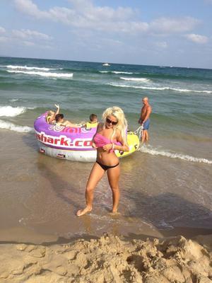 Cheaters like Adriana from Illinois are looking for you
