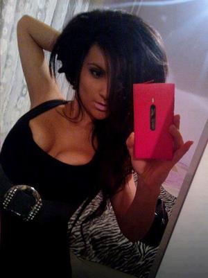 Looking for local cheaters? Take Cori from Florida home with you