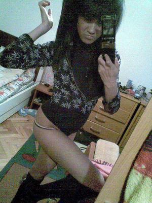 Rowan from Florida is looking for adult webcam chat