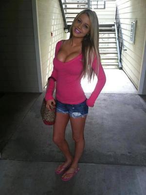 Lilliana is a cheater looking for a guy like you!
