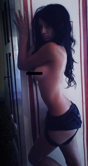 Dominique from Texas is looking for adult webcam chat