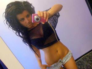 Dusti from Lakeland, Tennessee is looking for adult webcam chat