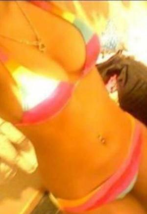 Alycia from Oregon is looking for adult webcam chat