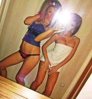 Taryn from Indiana is looking for adult webcam chat