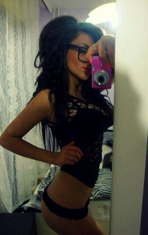 Ainsley from Washington is looking for adult webcam chat