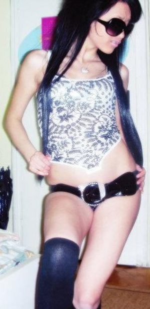 Cammie from Oologah, Oklahoma is looking for adult webcam chat
