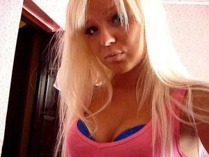 Leonarda from Illinois is looking for adult webcam chat