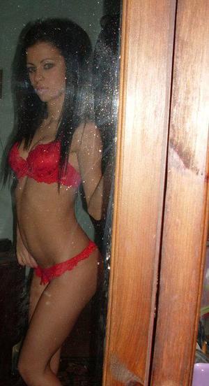 Karina from Oregon is looking for adult webcam chat