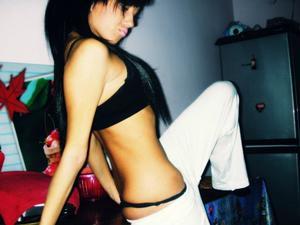 Linda from New York is looking for adult webcam chat