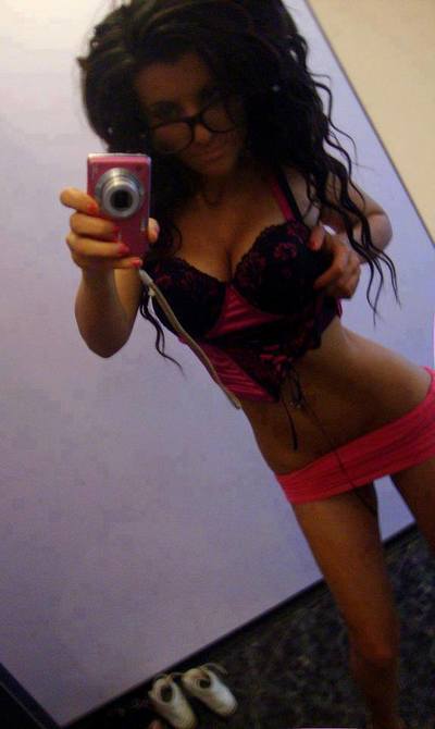 Looking for local cheaters? Take Loretta from Tennessee home with you