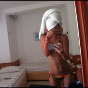 Ozell from Oklahoma City, Oklahoma is looking for adult webcam chat