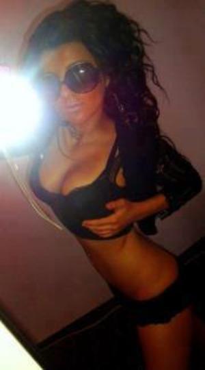 Maryam from Georgia is looking for adult webcam chat