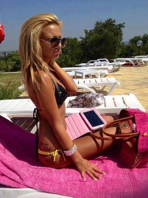 Isla from Indiana is looking for adult webcam chat