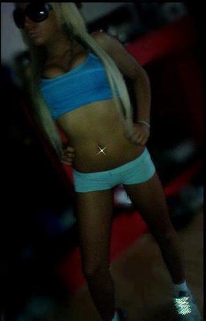 Perla from New Jersey is looking for adult webcam chat