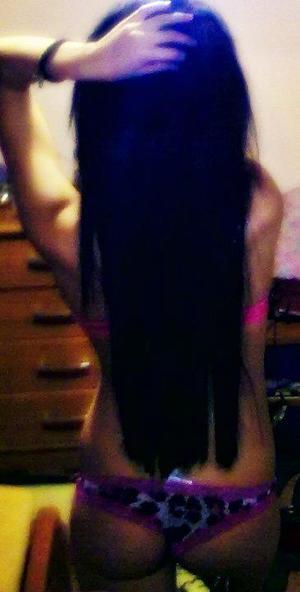 Escorts like Yasmin are down to fuck you now!