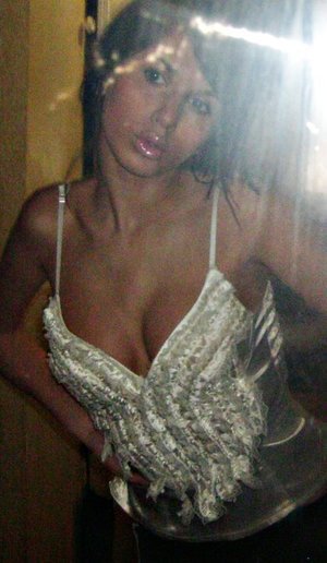 Aracelis is a cheater looking for a guy like you!