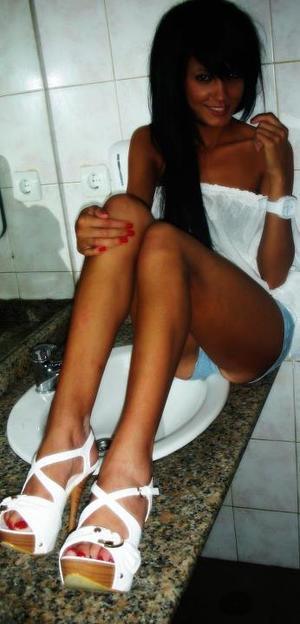 Meet local singles like Alondra from Ohio who want to fuck tonight