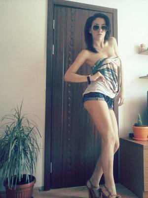 Looking for local cheaters? Take Elisa from Arizona home with you
