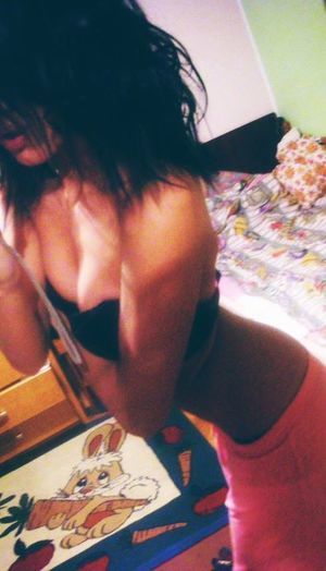 Jacklyn from Kansas is looking for adult webcam chat
