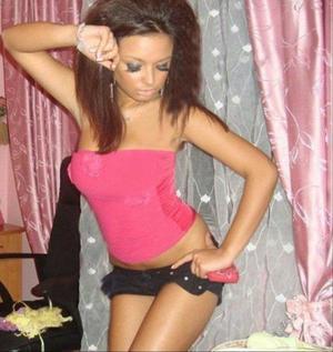 Rosalinda from West Loch Estate, Hawaii is looking for adult webcam chat