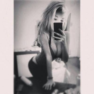 Oralee from Woodstock, Vermont is looking for adult webcam chat