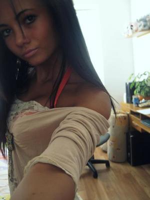 Meet local singles like Amy from Connecticut who want to fuck tonight