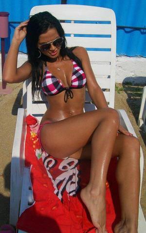 Sienna from Ontario is DTF, are you?