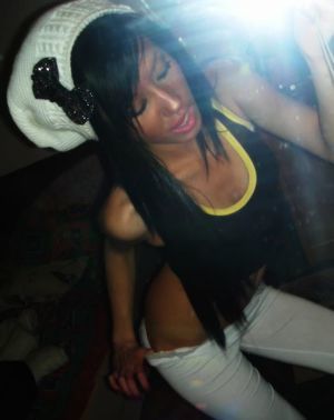 Cinthia is a cheater looking for a guy like you!