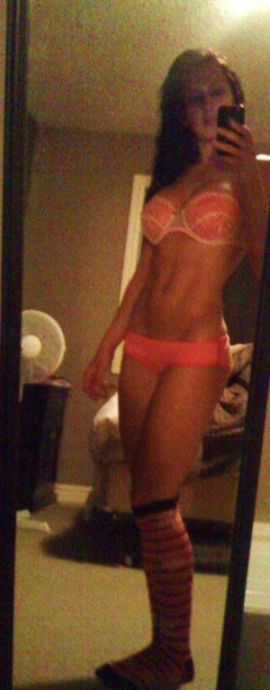 Finding a fuck buddy like Lyla from Wisconsin has never been easier